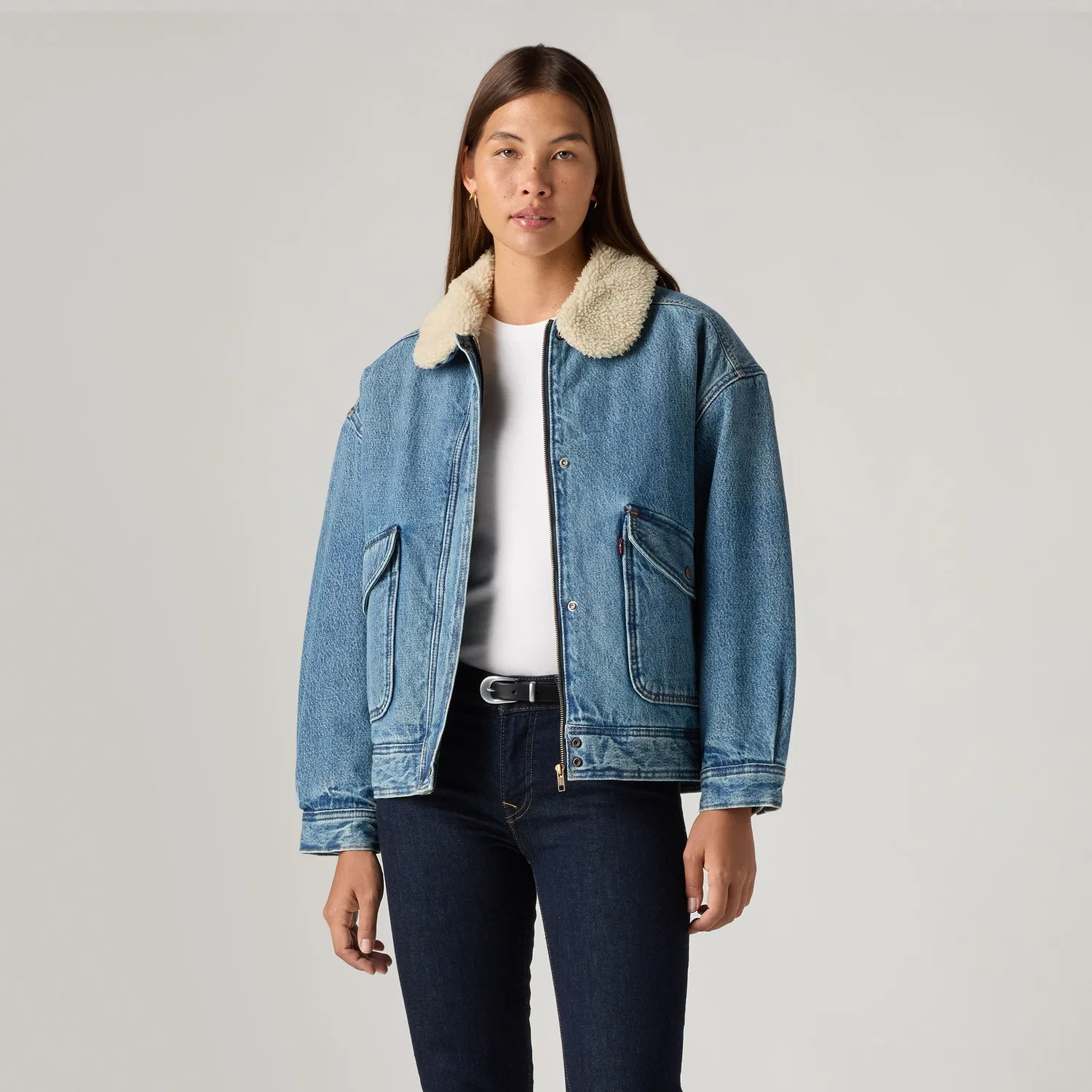 Повседневная куртка-бомбер с воротником из искусственной овчины Levi's, Light Wash — фото 2