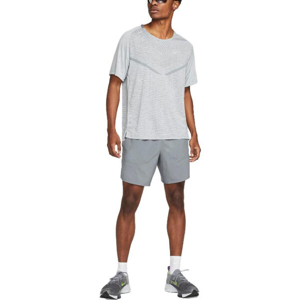 Футболка Nike Tech Knit Ultra Short-Sleeve 'Silver', цвет silver — фото 3