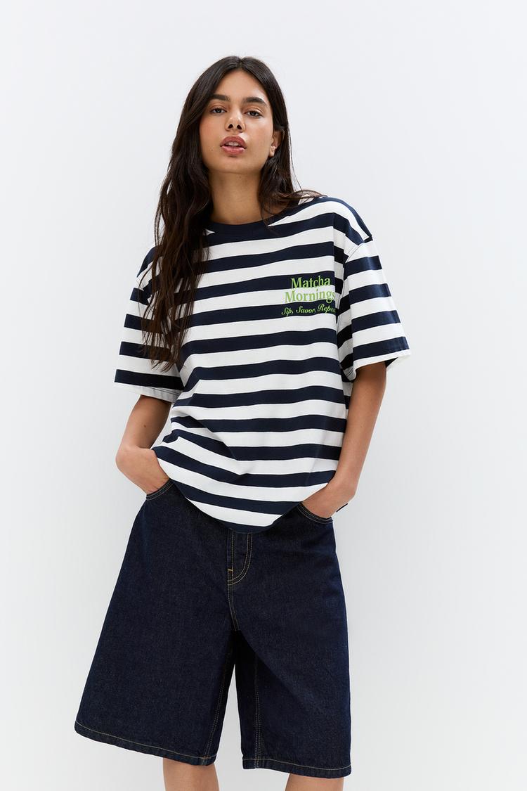 

Футболка с рисунком «Завтрак» Pull And Bear, мультиколор