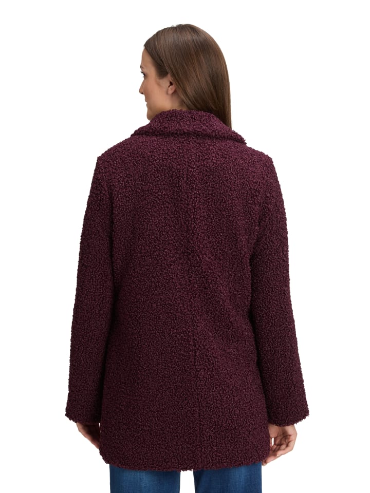 

Пальто цвета баклажана BETTY & CO