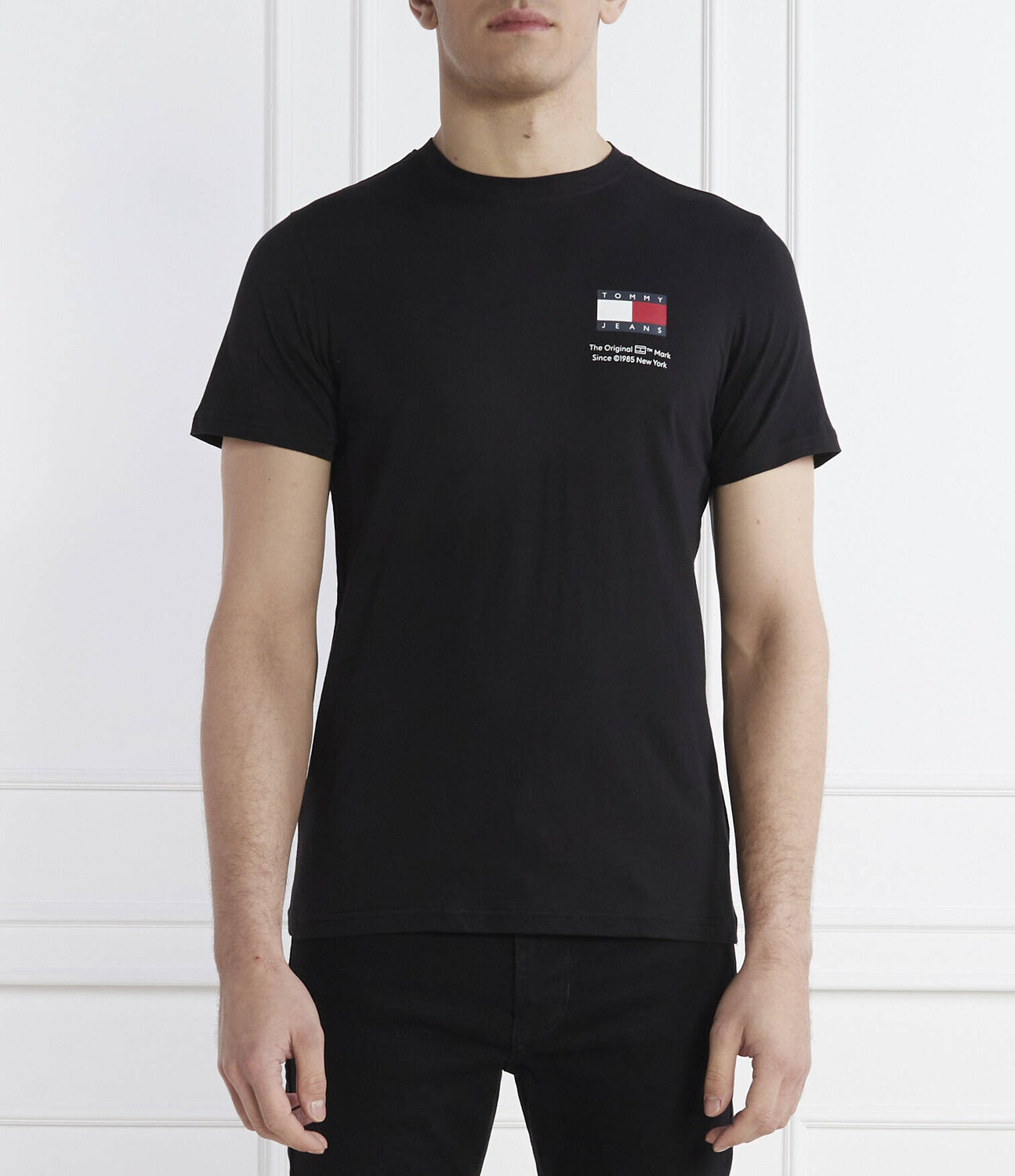 

Футболка Tommy Jeans ESSENTIAL Regular Fit, черный
