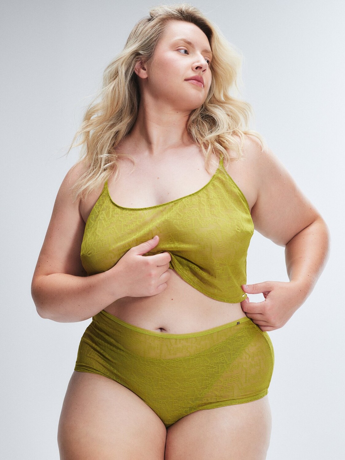 

Топ для сна Savage X Fenty Signature Script, цвет Tea Garden Green