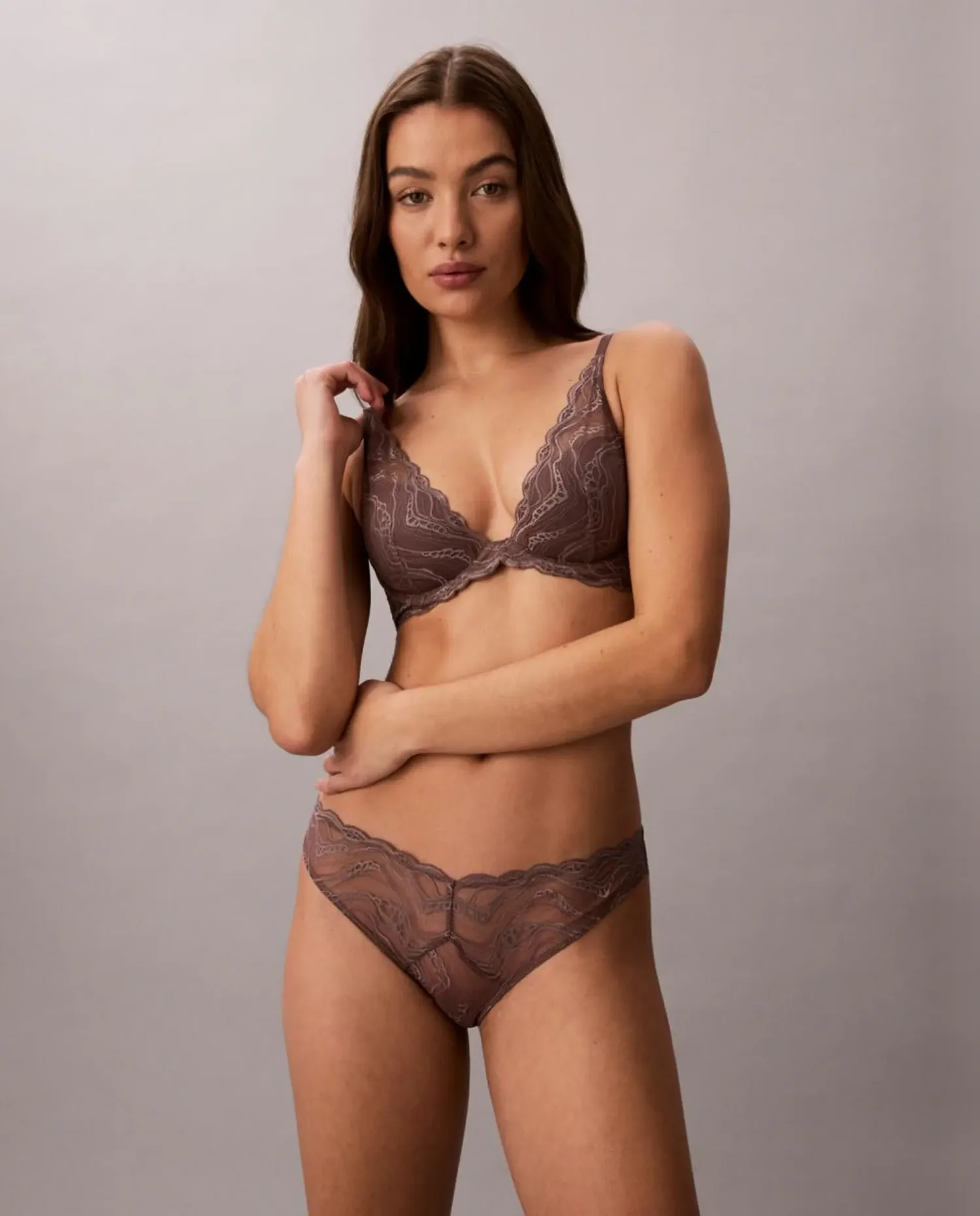 Глубокий кружевной бюстгальтер SENSUAL STRETCH LACE Calvin Klein, коричневый — фото 2