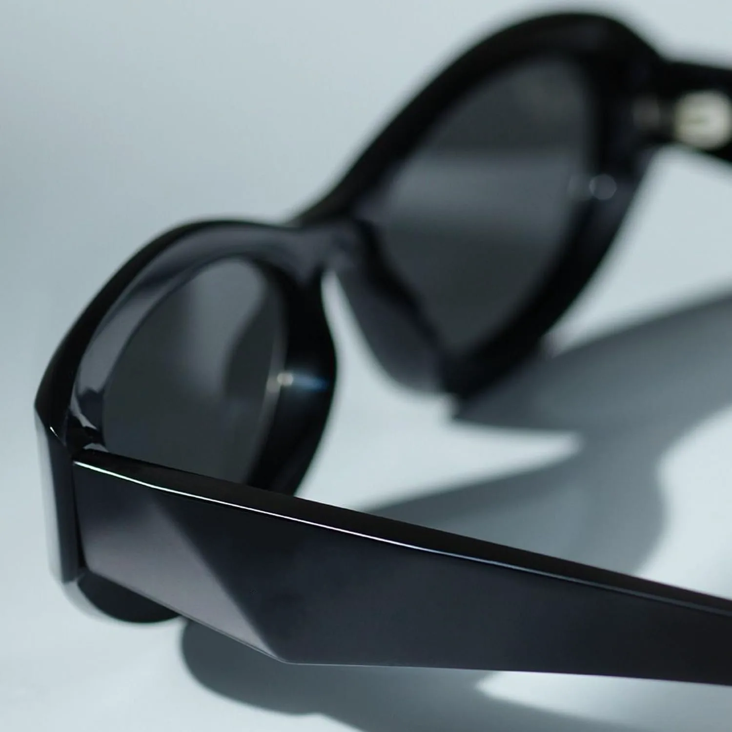 

Солнцезащитные очки ADE WU в стиле ретро, ​​овальные, «кошачий глаз», для женщин, винтажные, 90-е, маленькие, симпатичные, овальной формы, Black & Orange