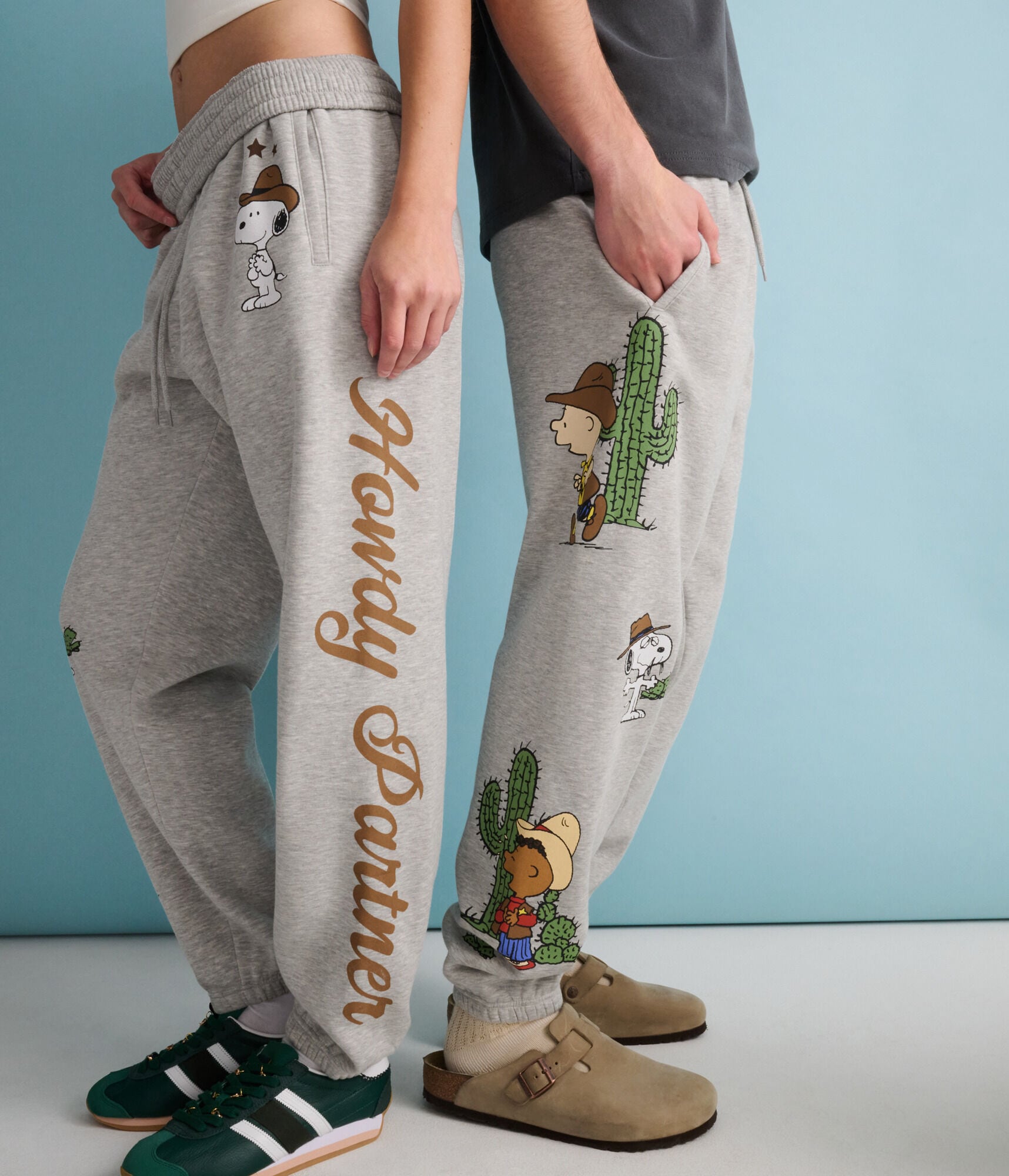 

Аэропосталь Вестерн Снупи Хоуди Партнер Джоггеры Aeropostale, Lightest Heather Gry