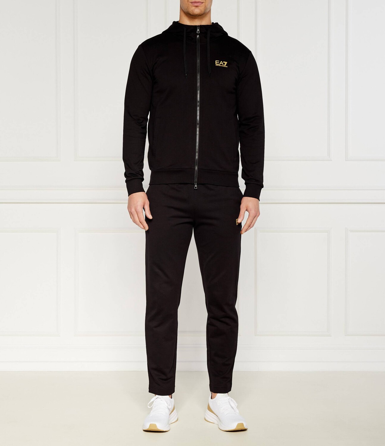 

Спортивный костюм EA7 Regular Fit, черный