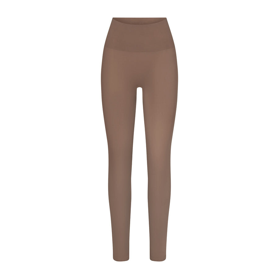 

Леггинсы SKIMS Soft Smoothing Seamless, цвет Truffle