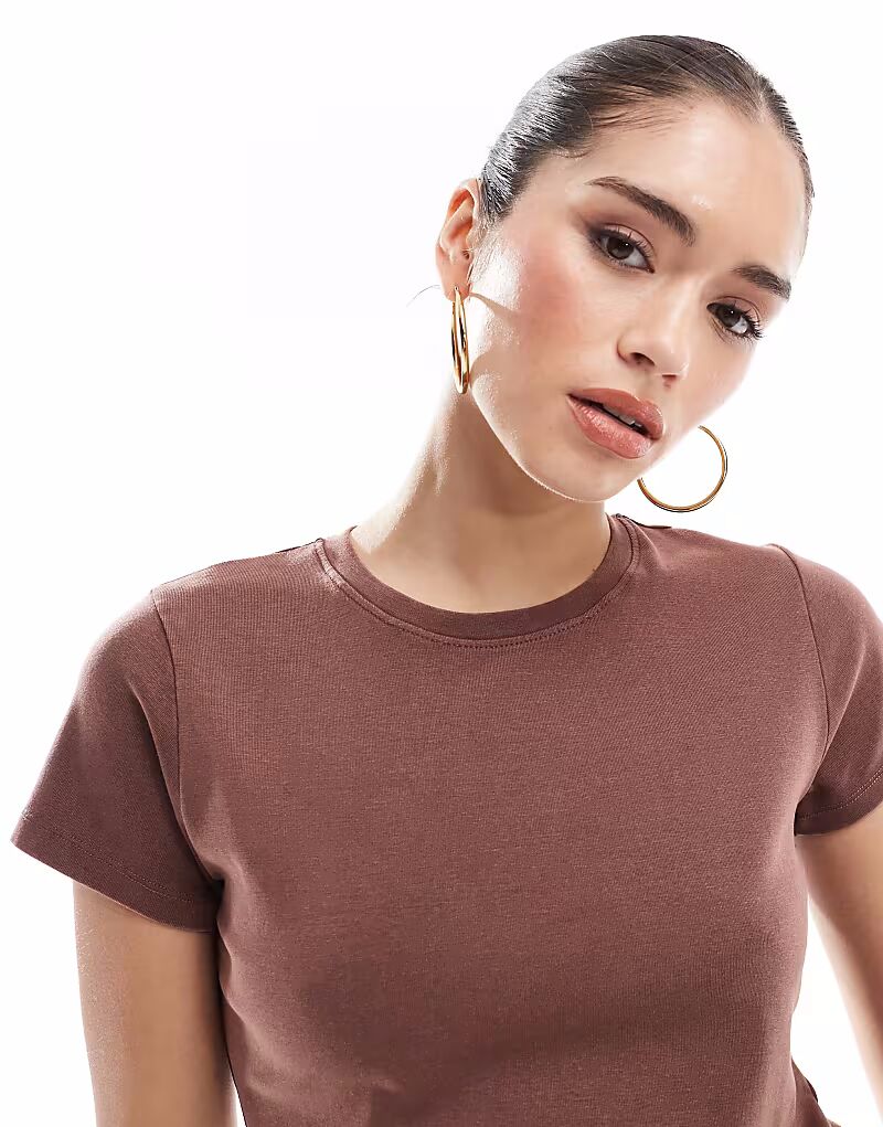 

Детская футболка Cotton On 90's облегающего кроя, коричневого цвета Cotton:On