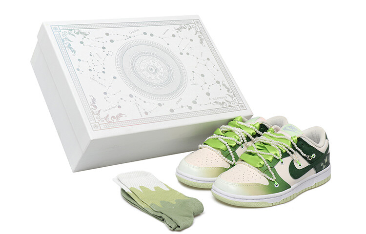 

Женские кроссовки для скейтбординга Nike Dunk