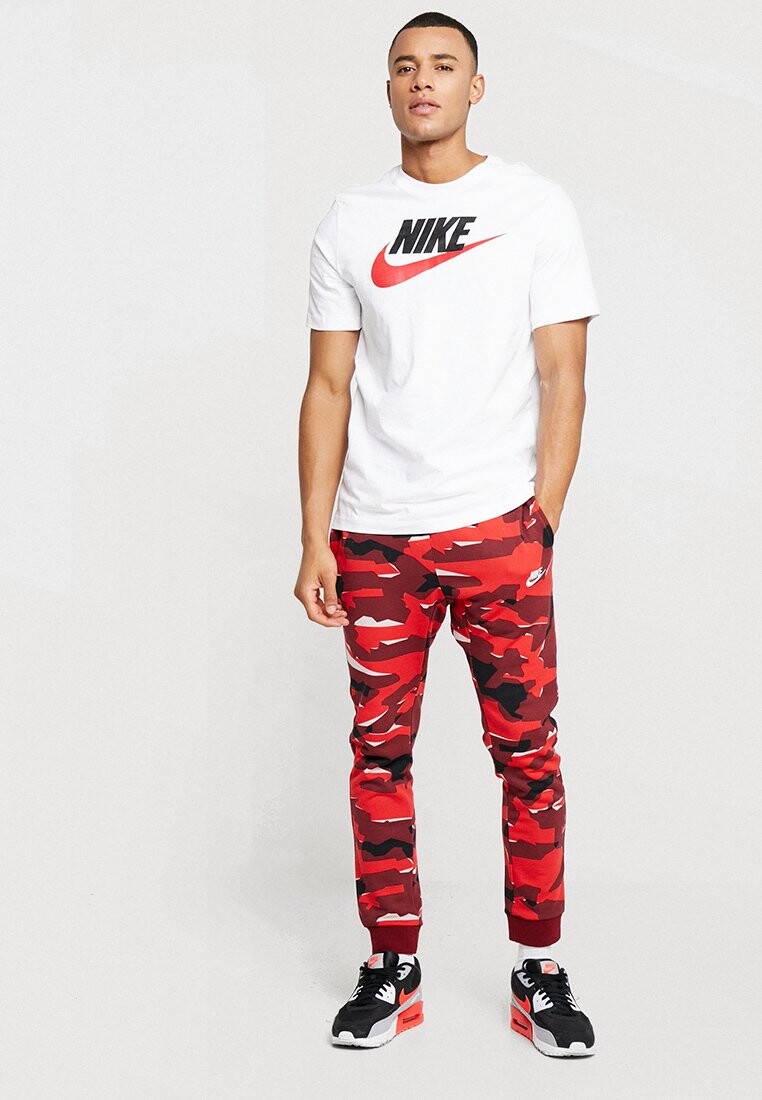 Футболка с принтом TEE ICON FUTURA UNISEX Nike Sportswear, цвет white/black/university red — фото 2