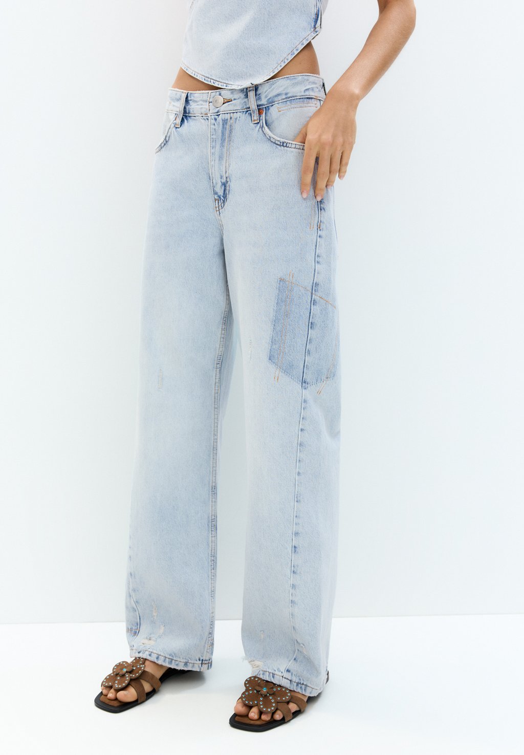 

Джинсы прямого кроя BALLOON PATCHWORK PULL&BEAR, цвет Light Blue Denim