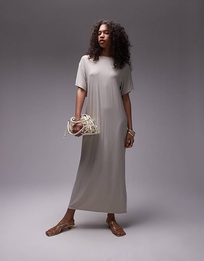 

Topshop – Premium – Супермягкое кремовое платье-футболка средней длины из купро с закручивающейся спинкой