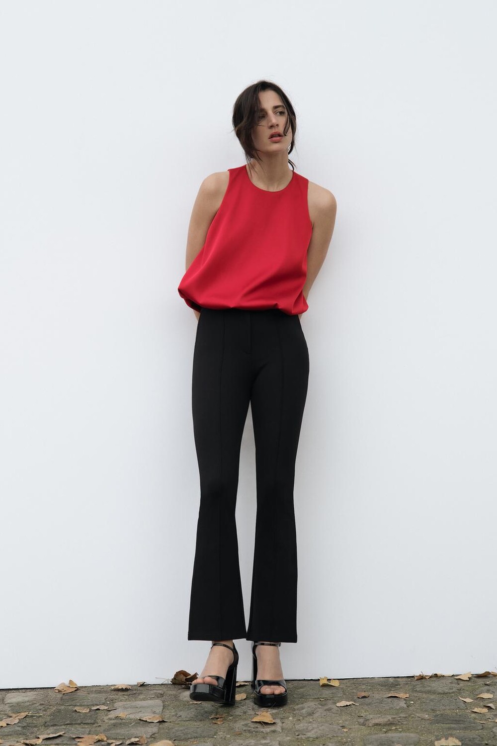 

Топ без рукавов с фотографией ZARA, красный