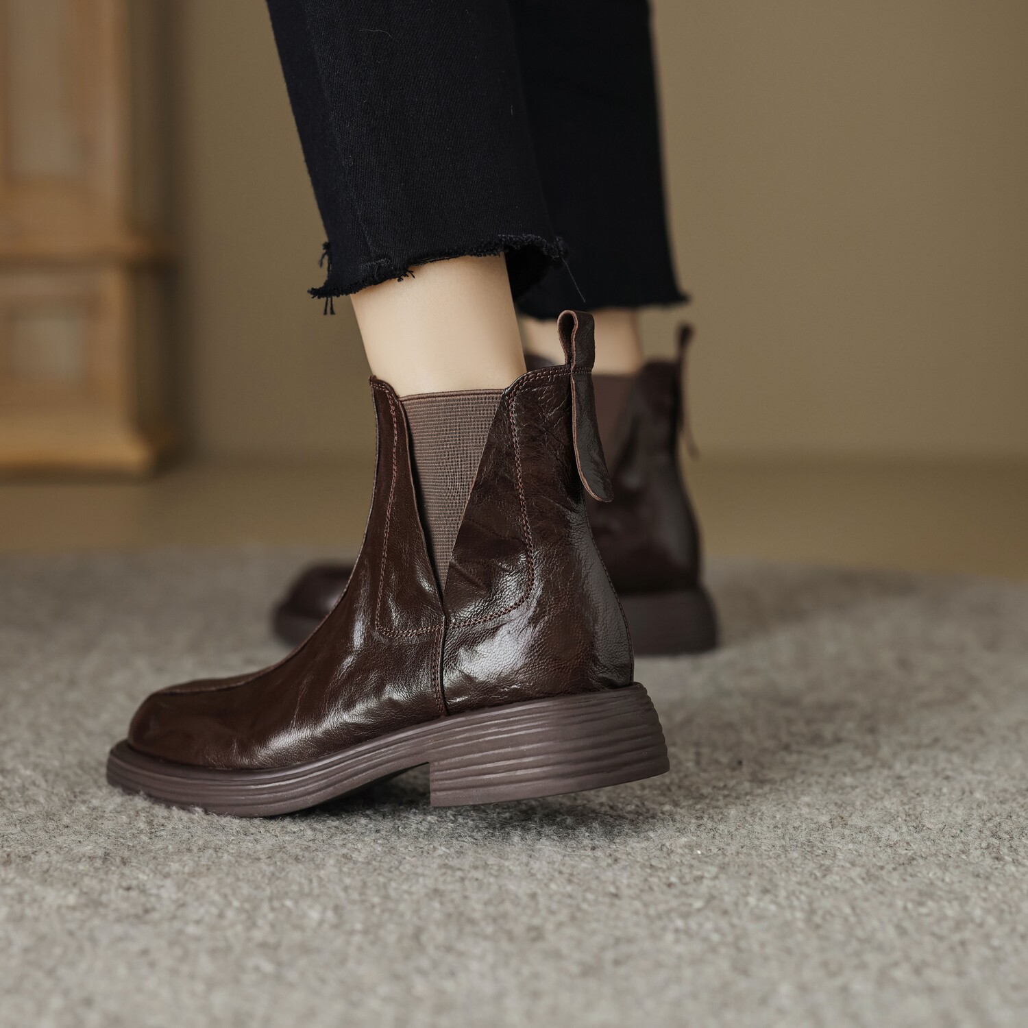 

Ботинки Mo Lin Chelsea Boots Women's