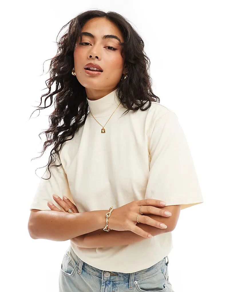 

Свободная футболка цвета экрю ASOS DESIGN