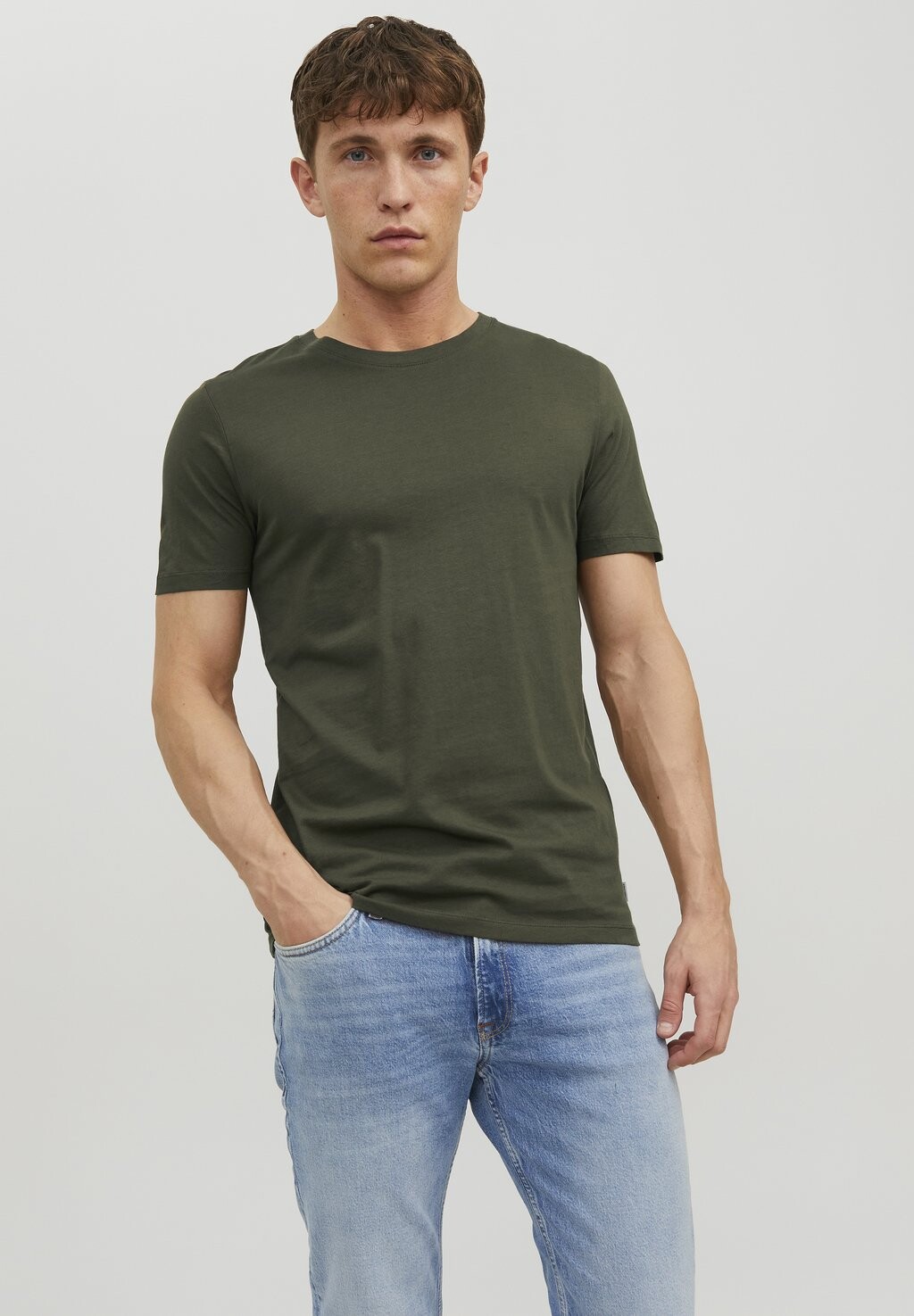 

Футболка базовая JJE BASIC TEE O NECK NOOS Jack & Jones, оливковая ночь, Зеленый, Футболка базовая JJE BASIC TEE O NECK NOOS Jack & Jones, оливковая ночь
