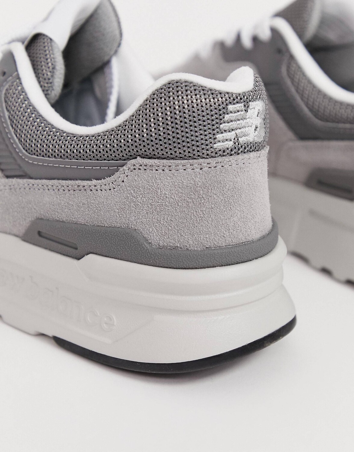 Кроссовки New Balance 997 тройного серого цвета — фото 3