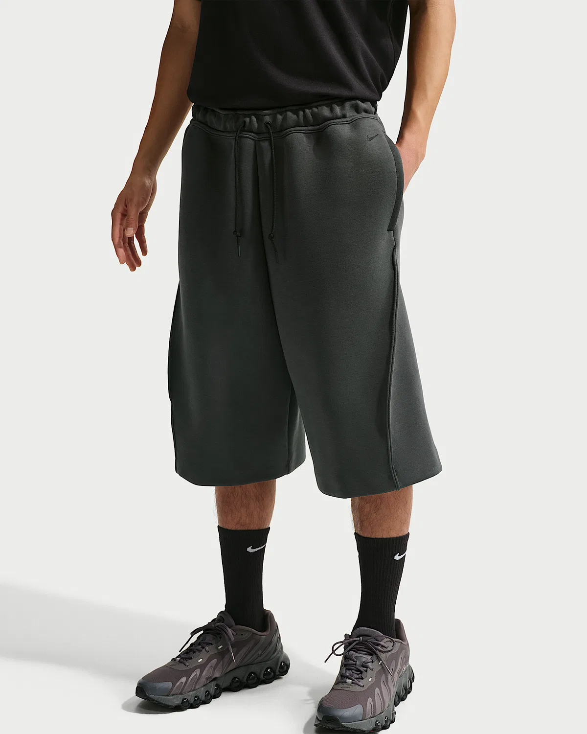 Мужские флисовые шорты свободного кроя Nike Tech, Anthracite/Black — фото 2