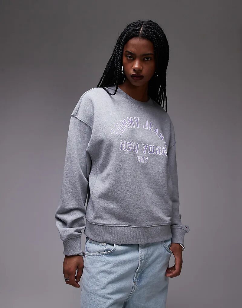 

Свободный свитер Tommy Jeans с логотипом университета, серый цвет