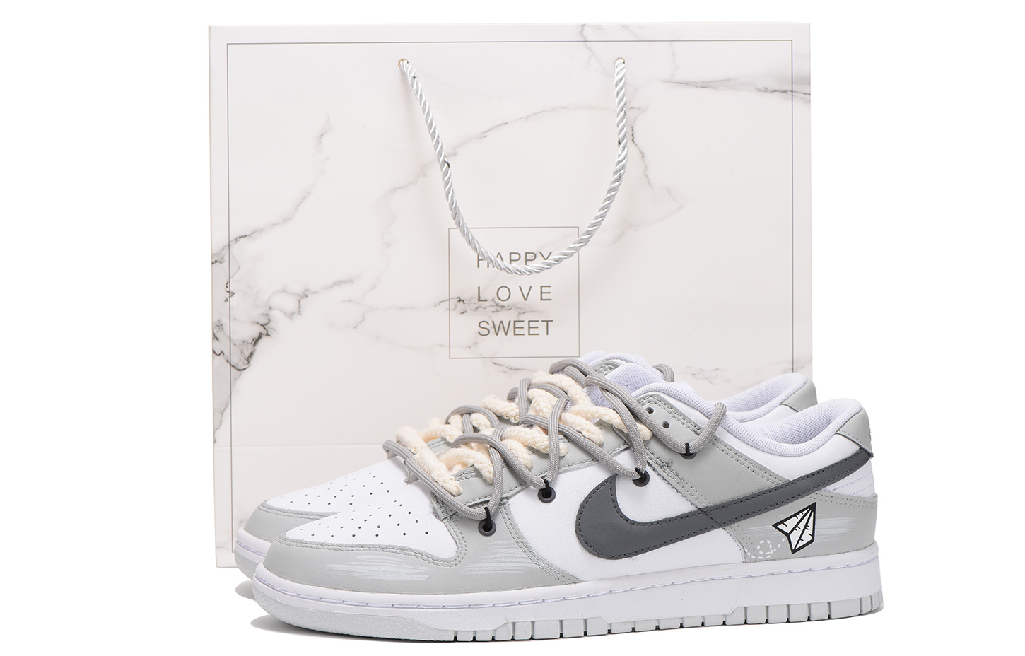 

Кроссовки Nike Dunk Skateboard Shoes Women's Low-Top White