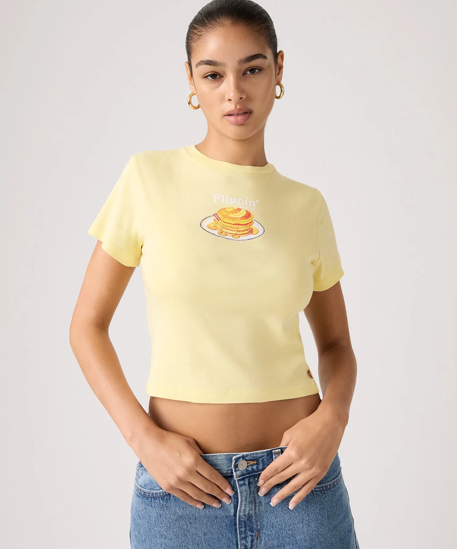 Женская футболка Levi's Graphic Essential спортивная жёлтая — фото 3