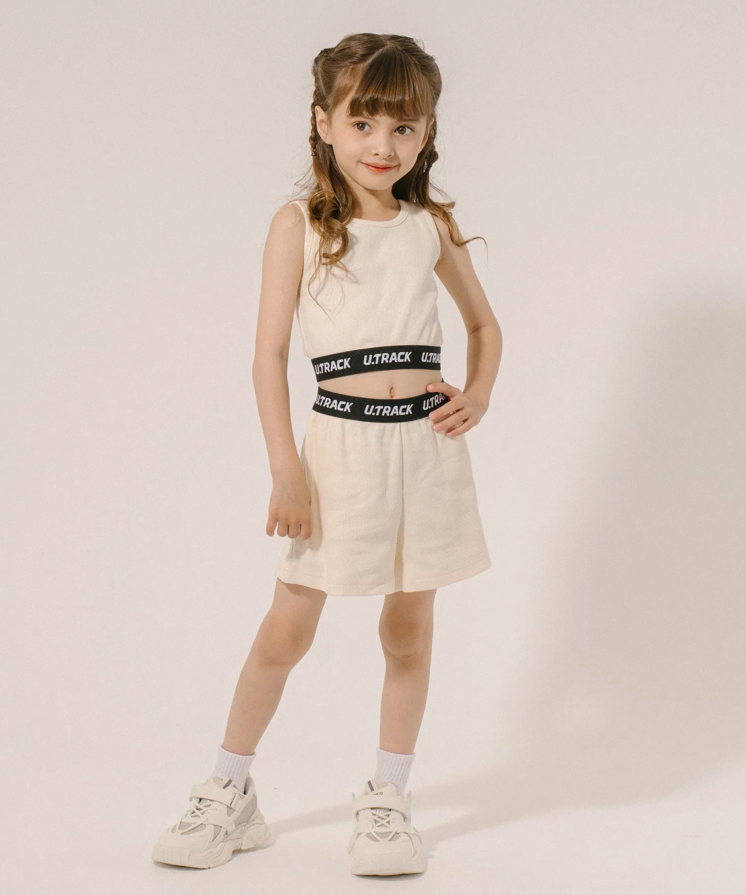 Детские шорты с логотипом URBAN CHERRY из хлопка цвета слоновой кости — фото 4