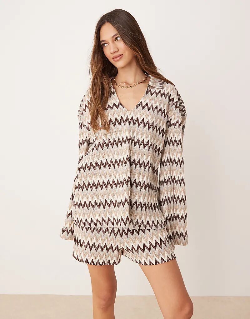 

Короткий мини-джемпер ASOS DESIGN в коричневую шевронную полоску