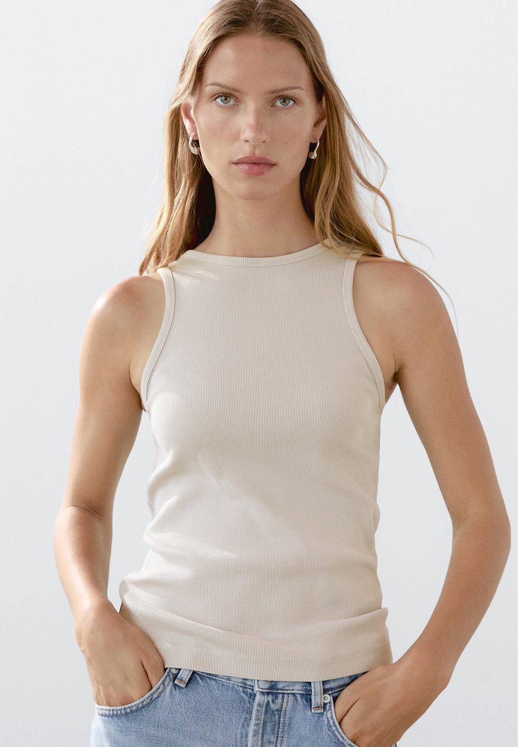 

Топ HALTER-NECK Massimo Dutti, бежевый