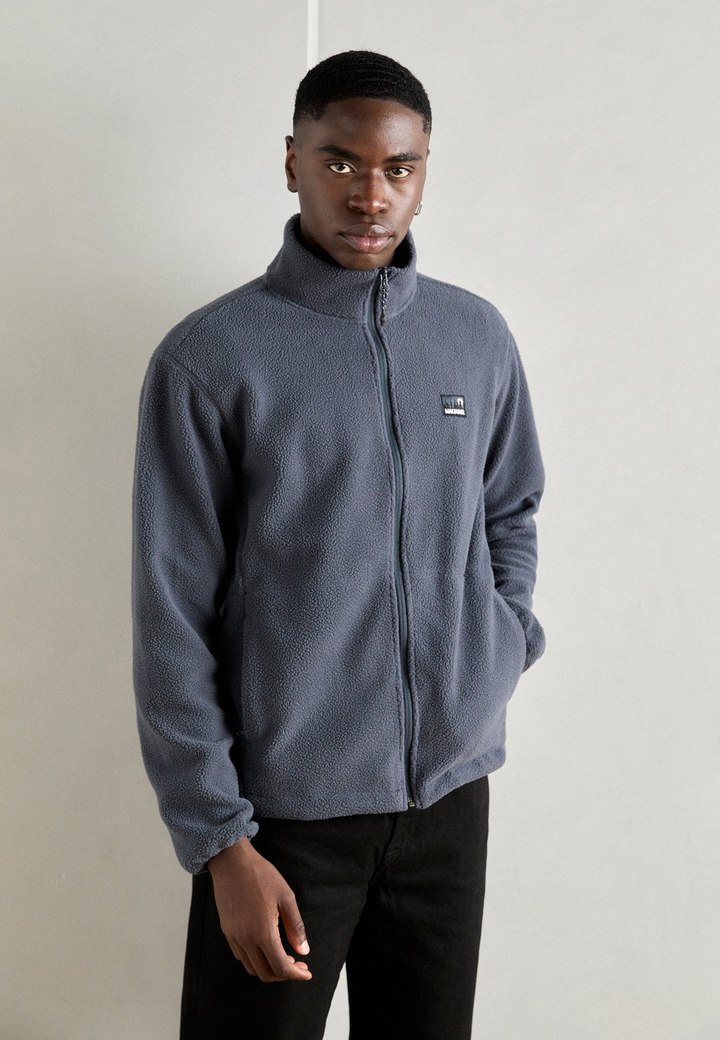 

Флисовая куртка SHORELINE JACKET Makia, темно-синий