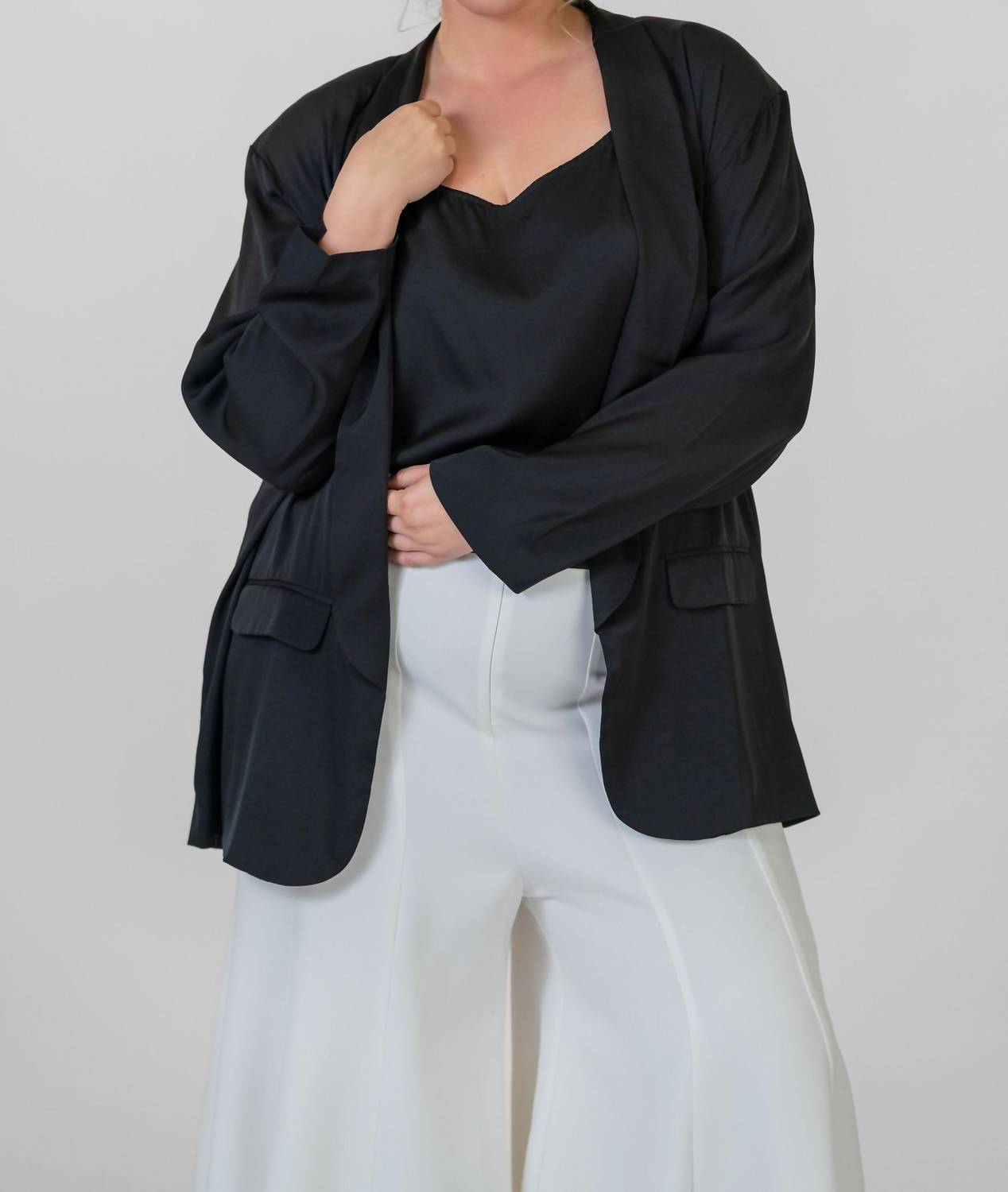 

Блейзер La Blazer - плюс в черном Nouvelle / Silk95five