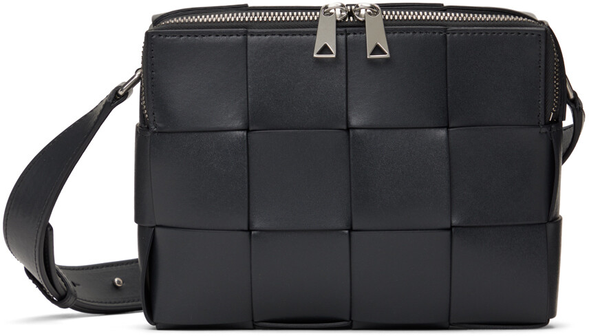 

Черная маленькая сумка-кассета Bottega Veneta, цвет Ardoise/Silver