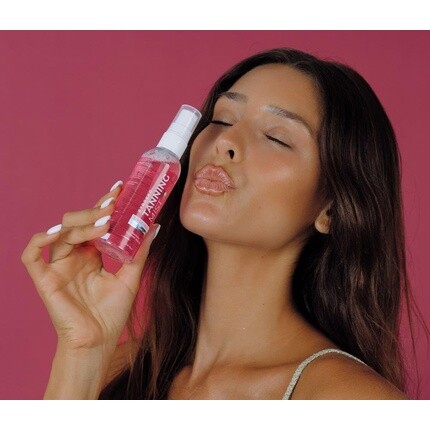 BYROKKO Strawberry Tanning Mist Вода для постепенного автозагара для лица и тела 100 мл с гиалуроновой кислотой и витамином B — фото 3
