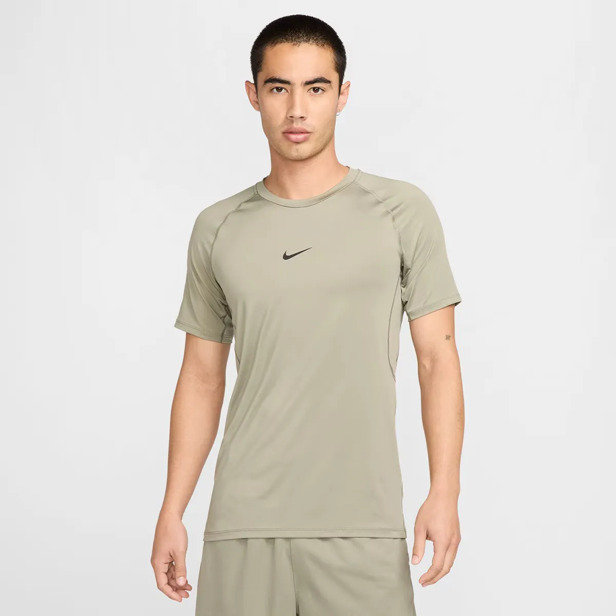 

Мужская футболка Nike Pro, зеленый