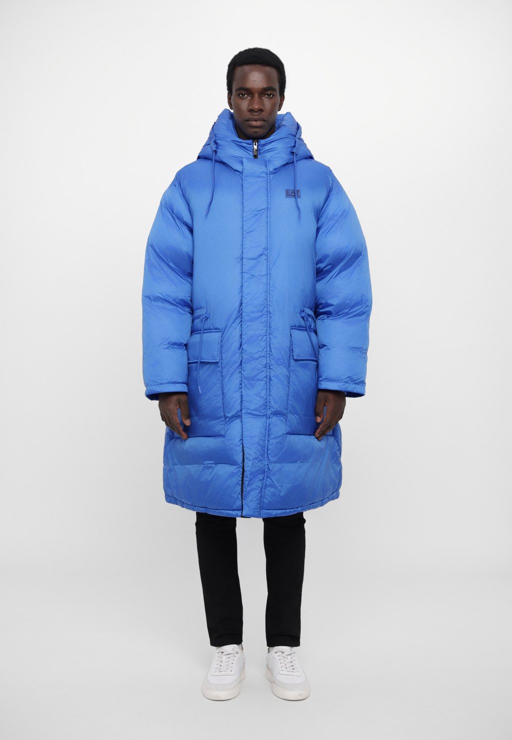 

Зимнее пальто EA7 Emporio Armani, синий