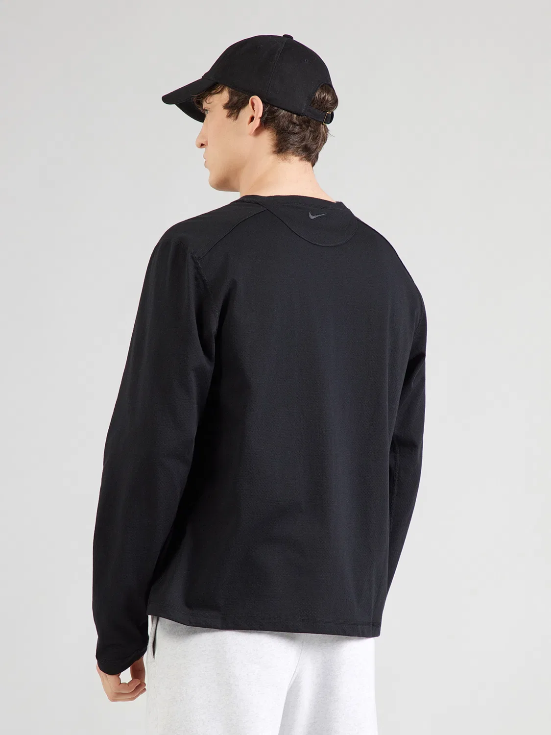 Спортивная футболка "Основной" Nike, Black — фото 4