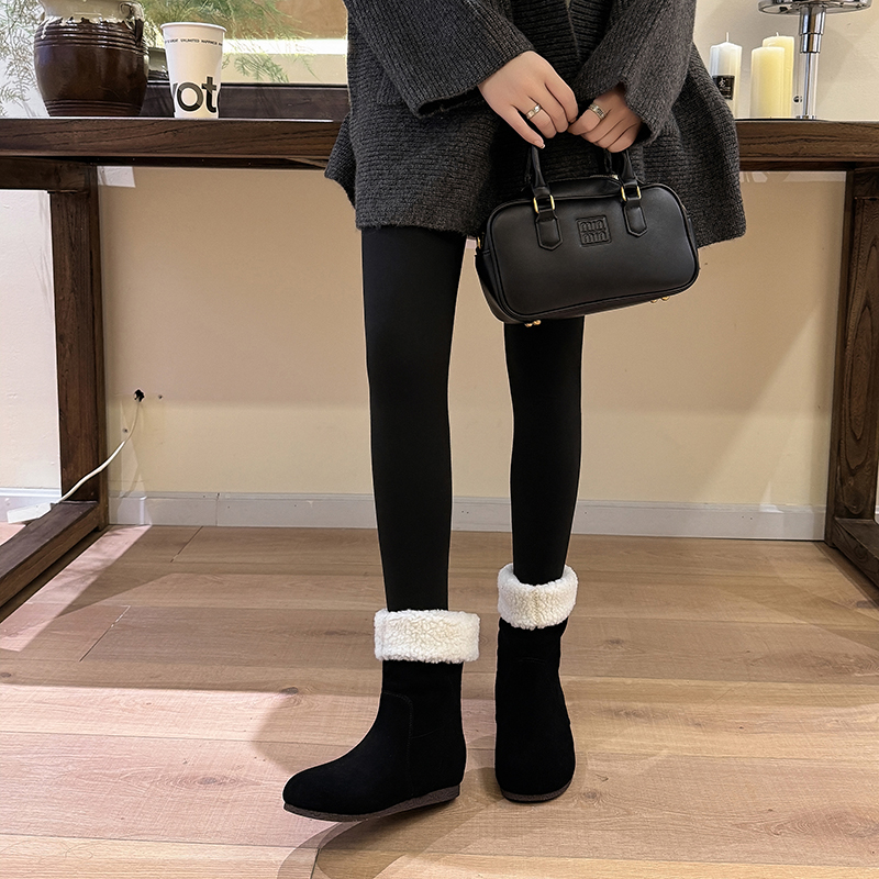 Yeezyy Reezy Тёплые короткие зимние сапоги женские - чёрные, цвет Black — фото 3