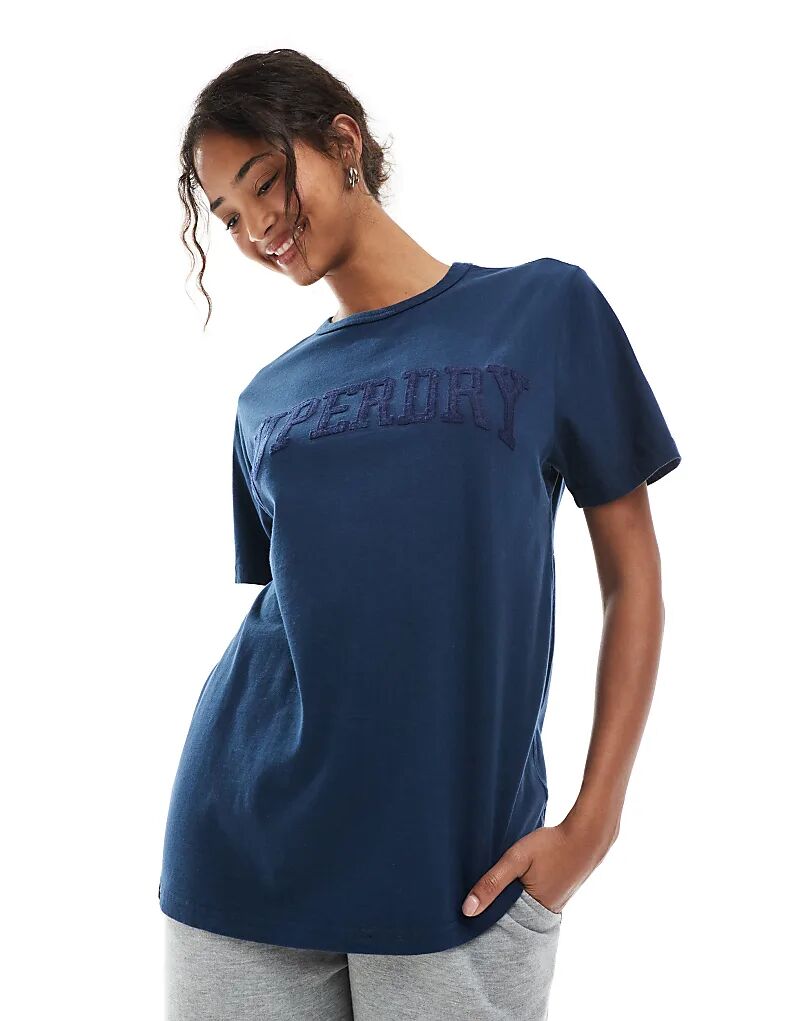 

Футболка Superdry Athletic oversize в тон насыщенного темно-синего цвета