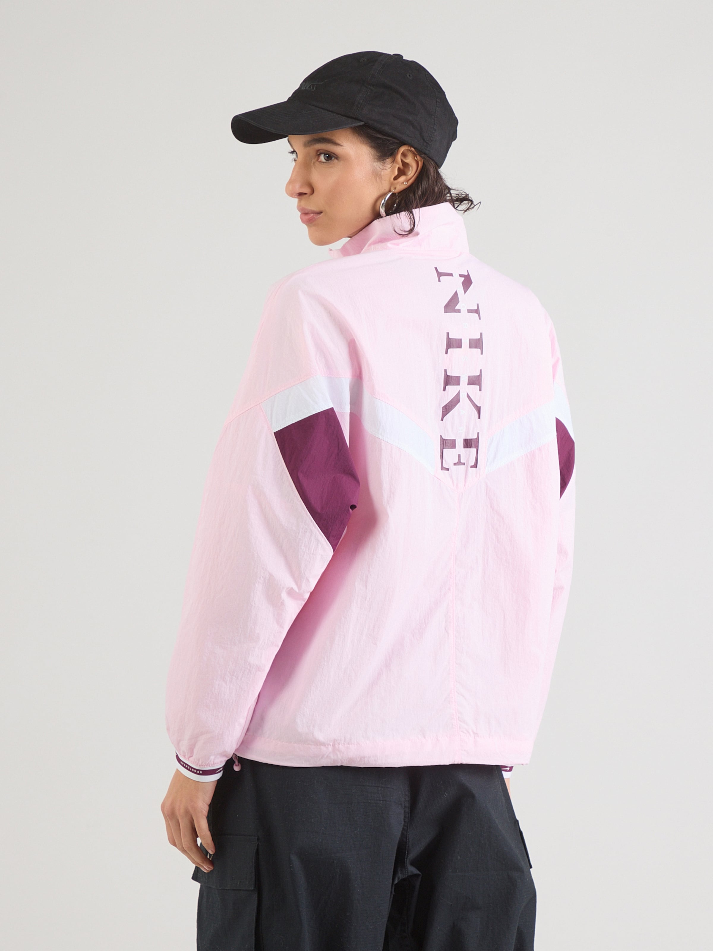 Nike Sportswear Куртка для межсезонья в цвете Rose — фото 4