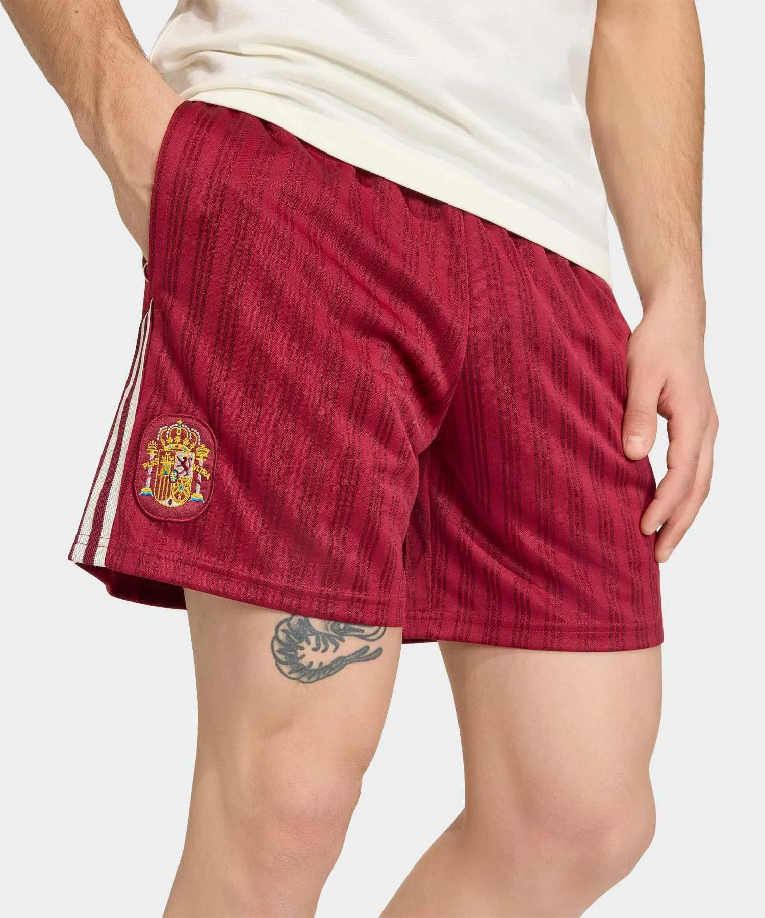 Мужские шорты adidas Originals из полиэстера красные — фото 4