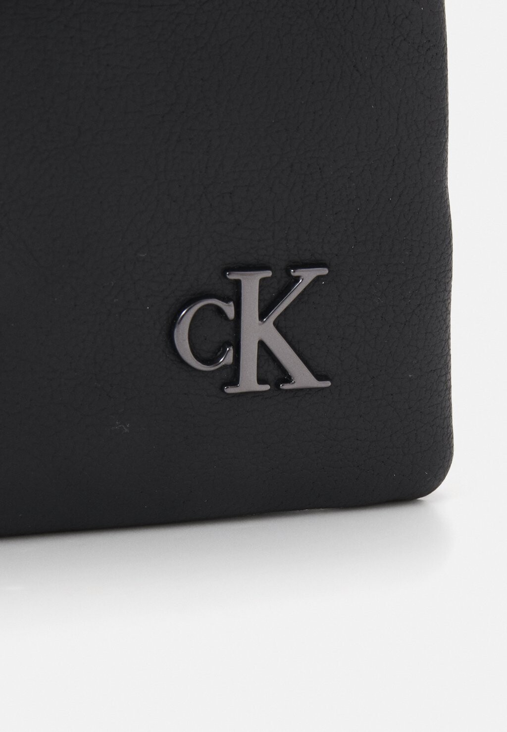 

Сумка через плечо Micro Mono Chain Flap Calvin Klein, черный/блестящая бронза