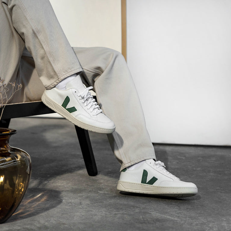 

Кроссовки V-12 Leather Veja, белый