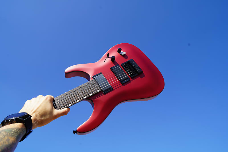 

Электрогитара ESP LTD MH-1000 Evertune Candy Apple Red Satin 6-String Electric Guitar