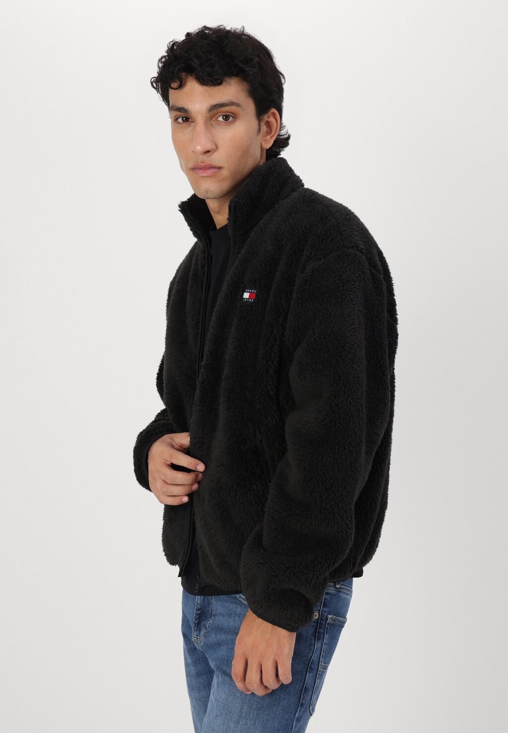 

Флисовая куртка BADGE FLUFFY Tommy Jeans, черный