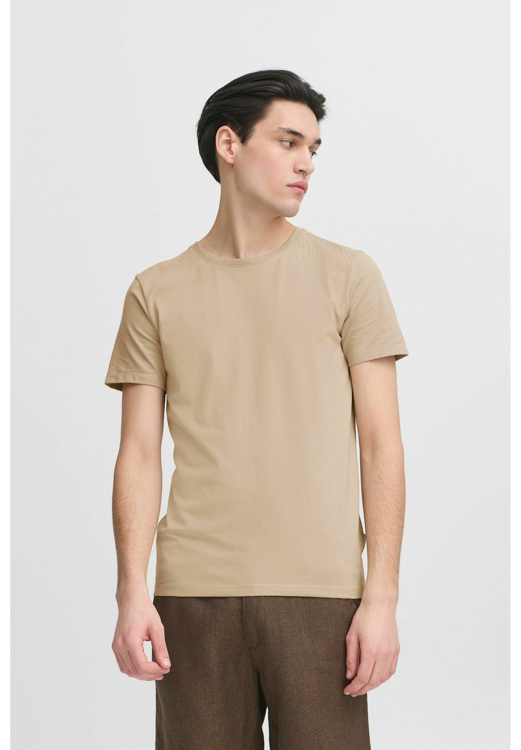 

Базовая футболка DAVID CREW NECK Casual Friday, бежевый