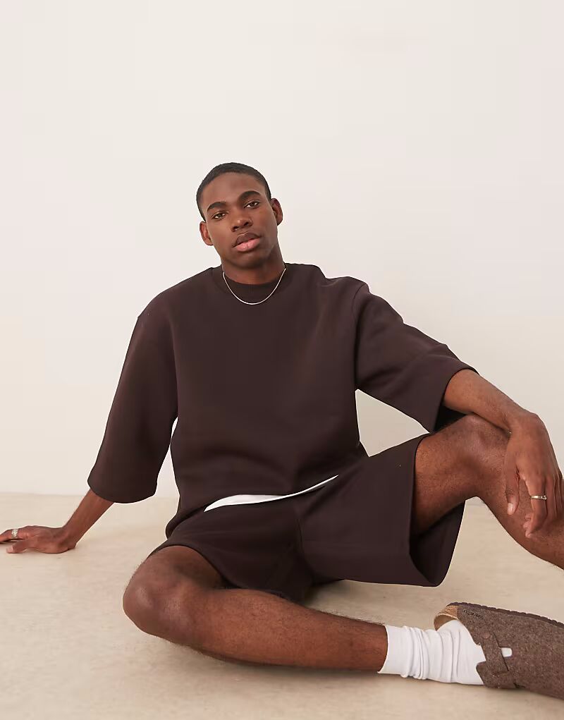 

Толстовка свободного кроя с короткими рукавами от ASOS DESIGN коричневого цвета