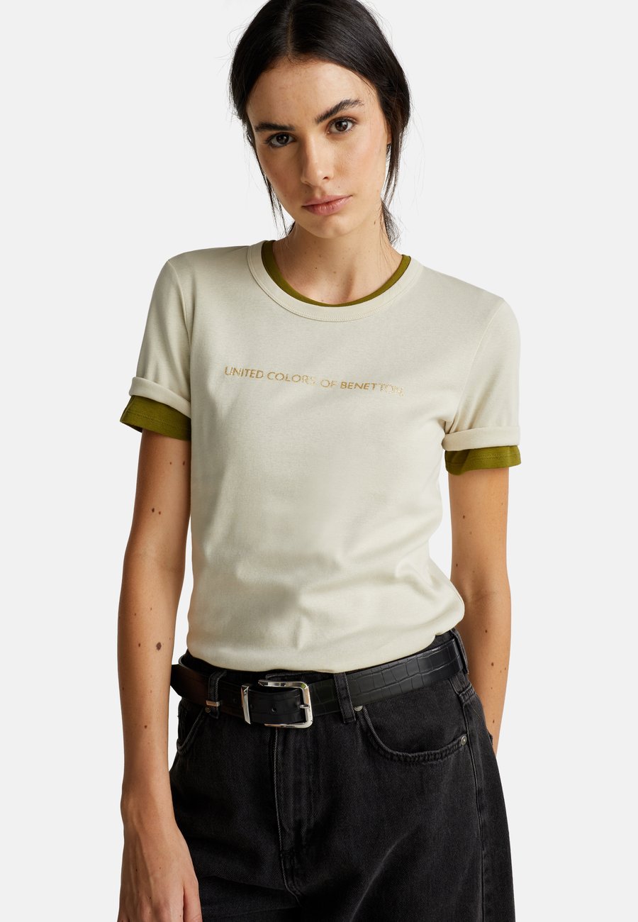

Футболка United Colors of Benetton WITH GLITTER PRINT LOGO, Beige
