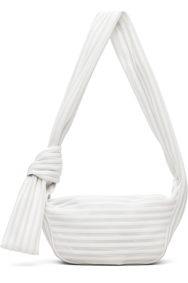

Issey Miyake Сумка Off-White из линейного трикотажа, размер 58