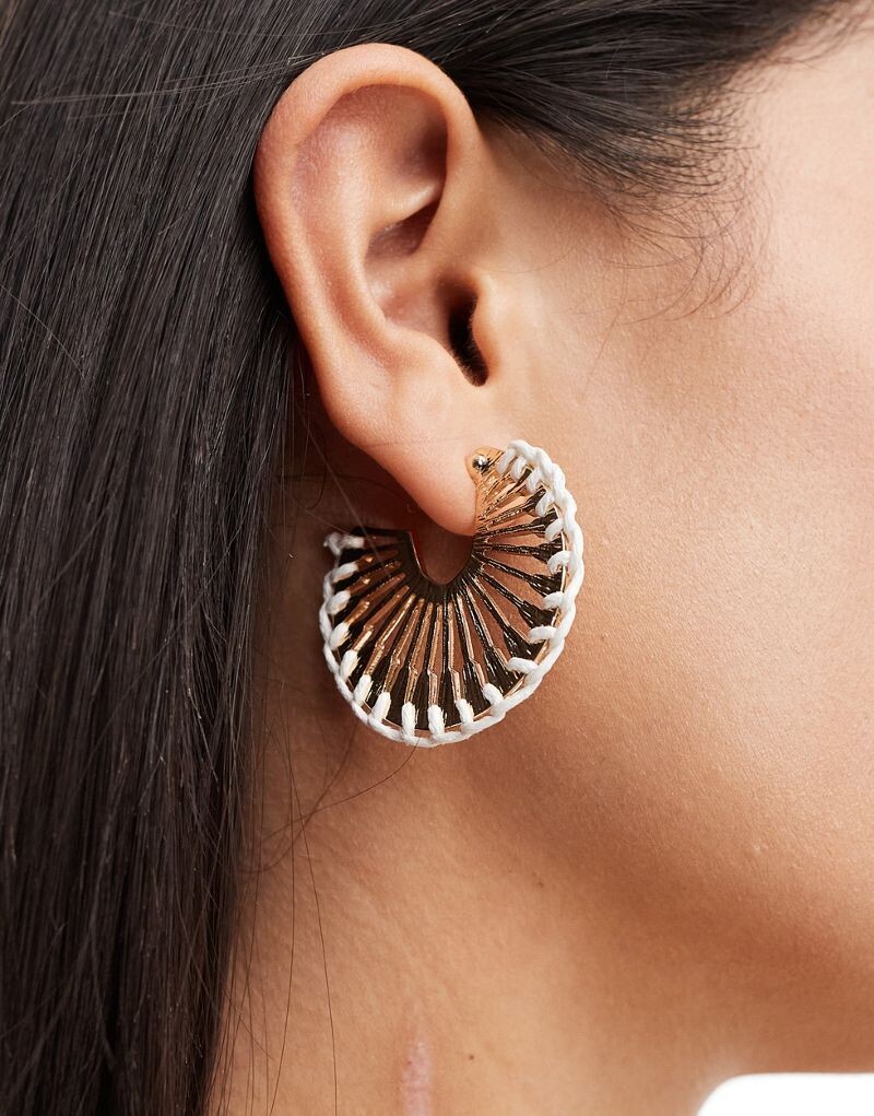 

ASOS DESIGN – золотистые серьги-кольца с декоративной окантовкой