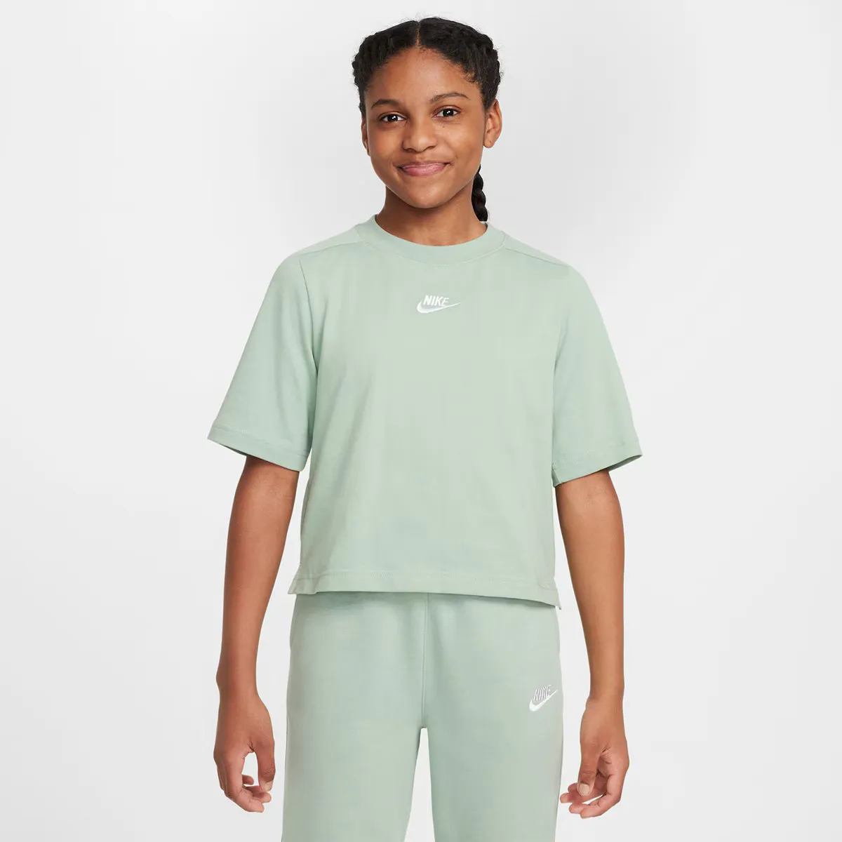 

Футболка для девочек Nike Sportswear, зеленый