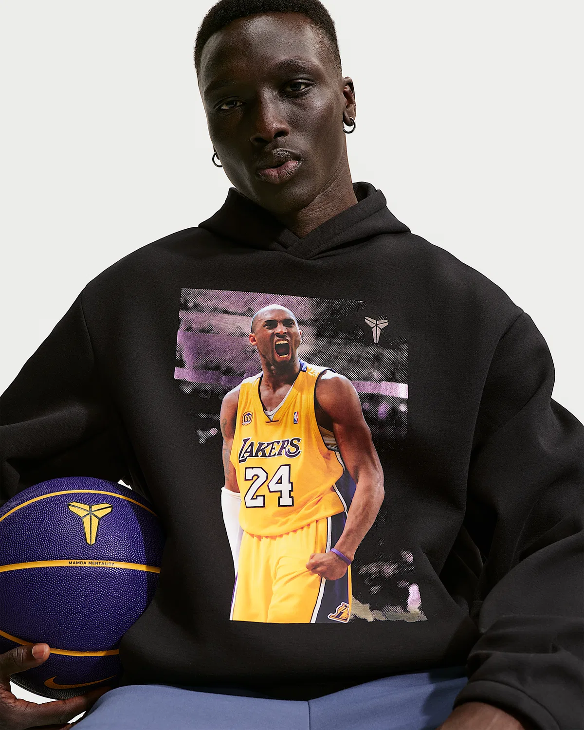 Мужская баскетбольная худи-пуловер Kobe из флиса Dri-FIT, Black/Black — фото 3